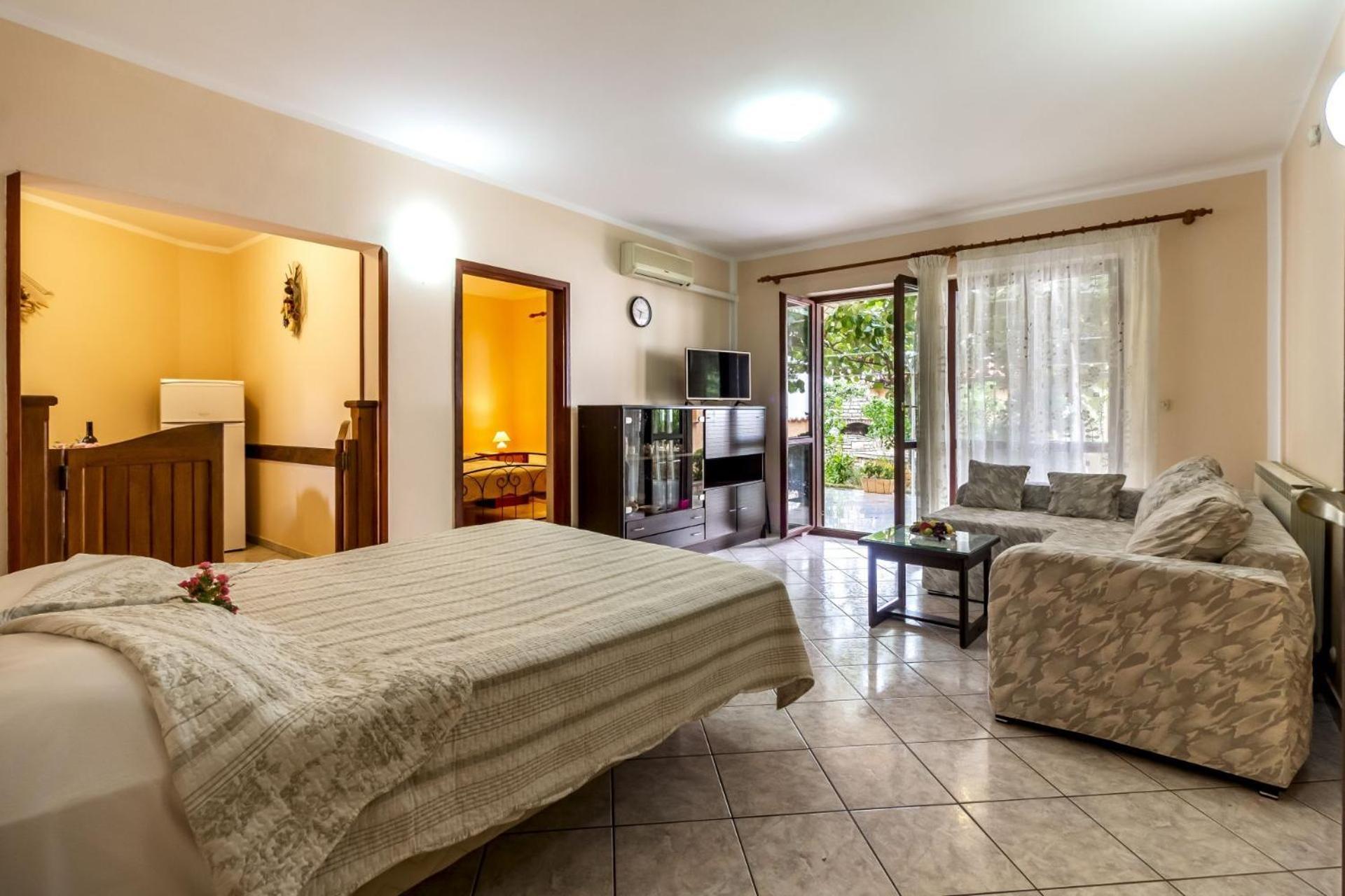 Apartments Mir Фажана Экстерьер фото
